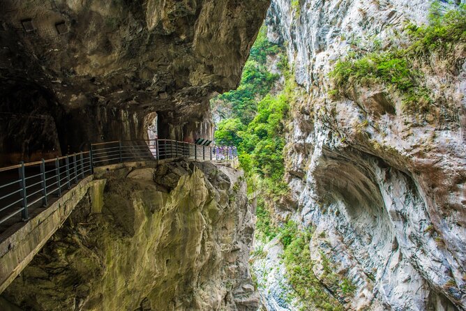 【Private】Taroko National Park (Pickup from Taipei/Yilan/Hualien) - Tunnel of Nine Turns and the Liwu River