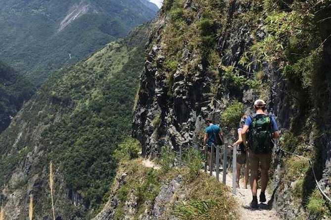 【Private】Taroko National Park (Pickup from Taipei/Yilan/Hualien) - Buluowan’s river terrace and wide views