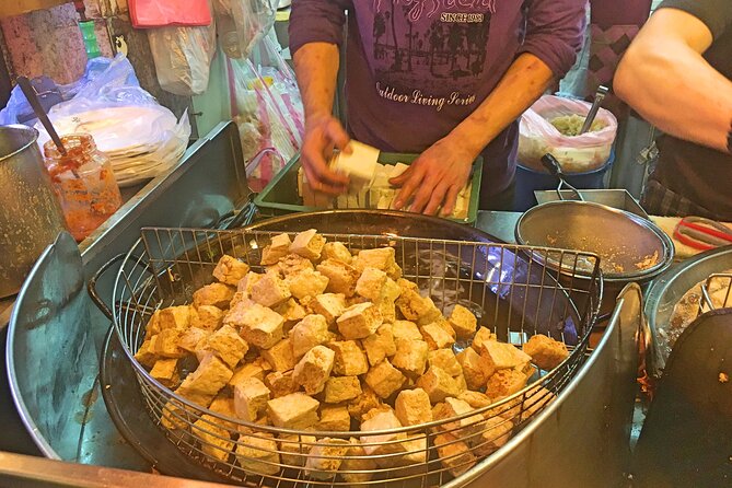 [Private Tour] Shilin Night Market Walking Tour With a Private Tour Guide (2-hr) - The temple and the part beyond eating