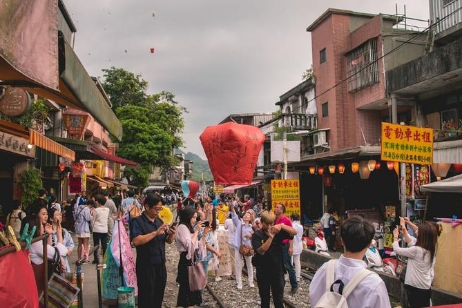 Private Tour to Jiufen, Yehliu Geopark, and Pingxi - Is $126 per person a fair deal?