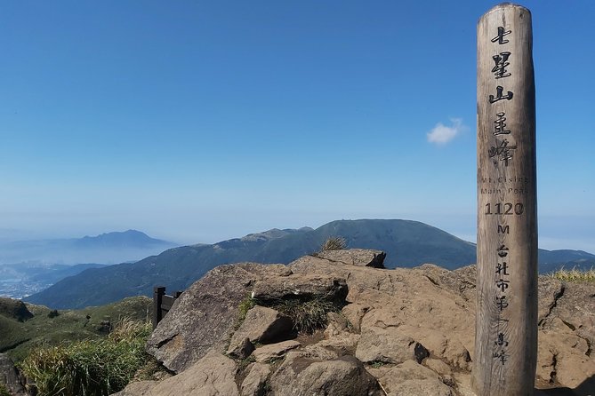 Private Yangmingshan National Park Hiking Day Tour from Taipei - Key Points Before You Book