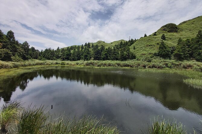 Private Yangmingshan National Park Hiking Day Tour from Taipei - Xiaoyoukeng: Volcanic Ground and Mountain Views
