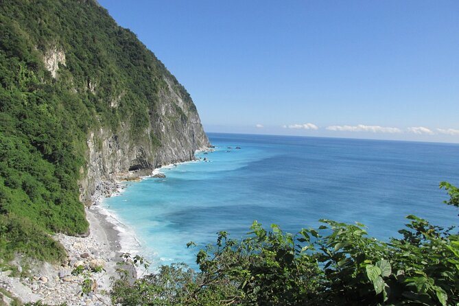 Shared Full Day Tour of Hualien Taroko National Park from Taipei - Changchun Shrine and a short forest walk