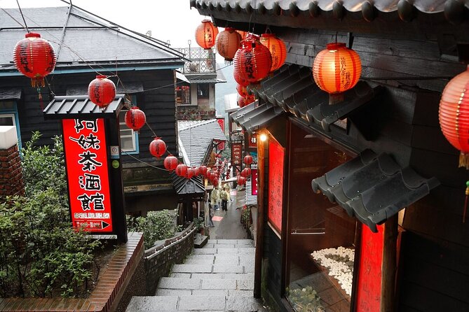 Small-Group: Yehliu, Jiufen & Pingxi Day Tour from Taipei - Shifen Waterfall and the viewing platforms