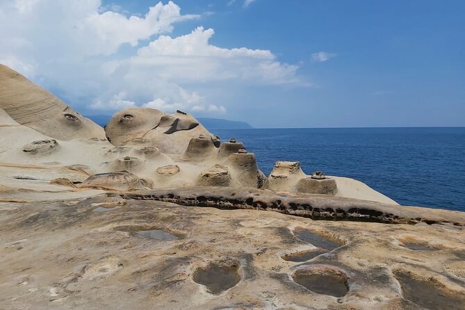 Small-Group: Yehliu, Jiufen & Pingxi Day Tour from Taipei - Who should book this tour