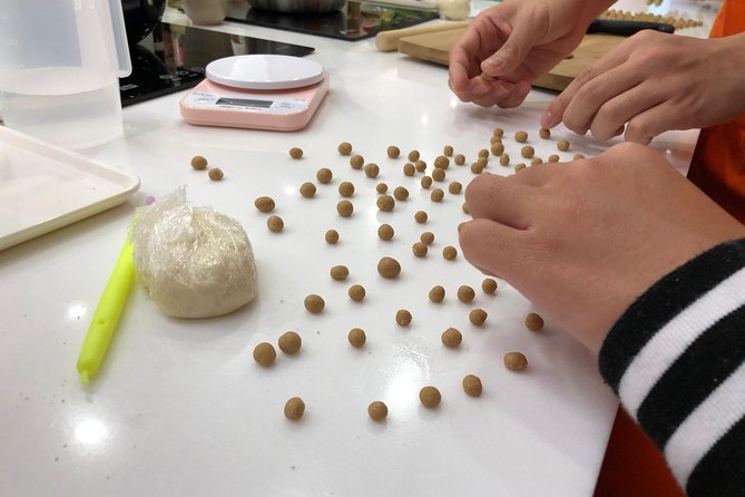 Street Food Cooking Class in Taipei : Gua Bao/Lu Rou Fan/Boba Tea - Eating the meal you made
