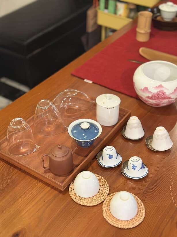 Tainan Culture Trip: Chinese Tea Ceremony_Oolong Tea - Comparing four or more oolongs