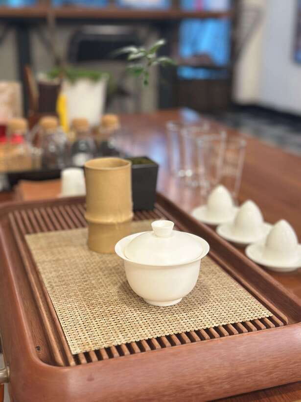 Tainan Culture Trip: Chinese Tea Ceremony_Oolong Tea - Questions about tea, Tainan, and pottery