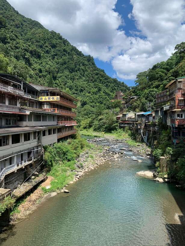 Taipei: 8 Hours Private Day Tour in Wulai with Benz Vito - Neidong Forest and the sound of the creek