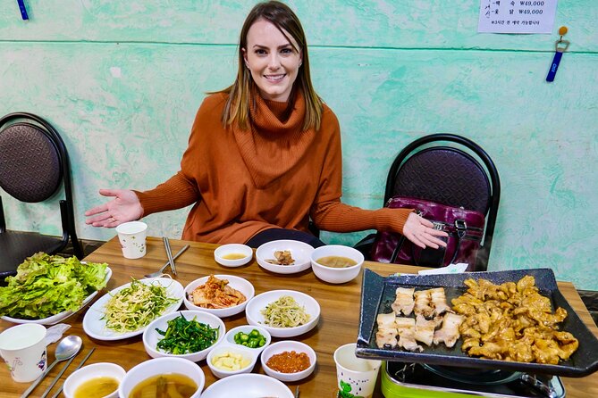 Taipei: Book A Private Local Host For 6 Hrs Customized Experience - Street food, pork belly buns, and bubble tea