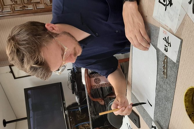 Taipei Calligraphy Workshop (DIY incl.) - The opening lesson: calligraphy before technique