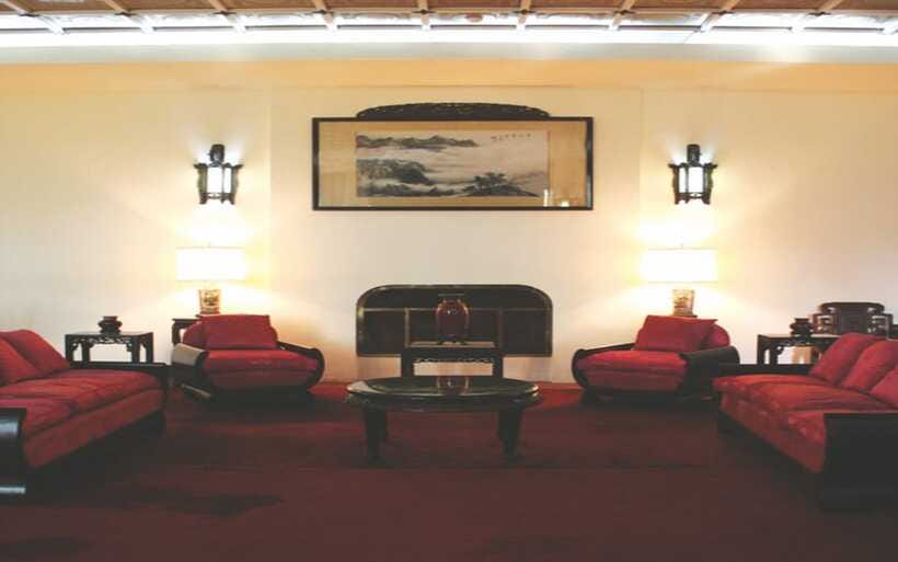 Taipei: Chiang Kai-Shek Shilin Residence Ticket - Audio Guide Value in Three Languages