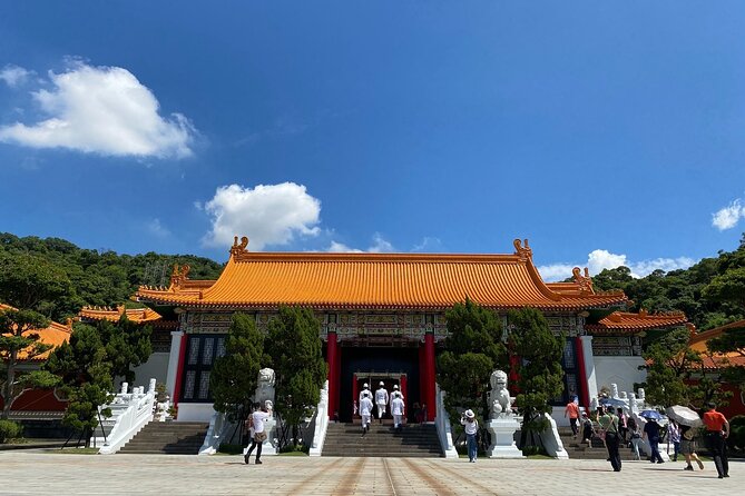 Taipei City Morning Tour with National Palace Museum entry - Transport, walking, and the meeting point