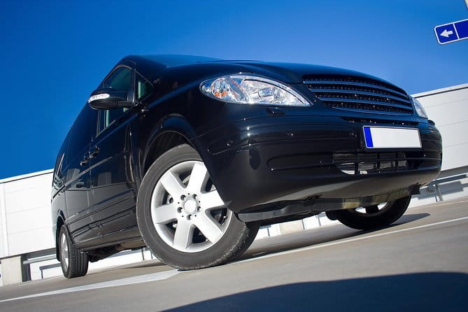 Taipei City to Taoyuan Airport Private Transfer - How punctual is the service?