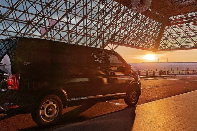 Taipei City to Taoyuan Airport Private Transfer - Who should book this transfer?