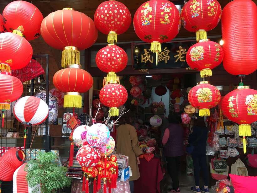 Taipei: Classic Landmarks Day Tour - Xinyi District and Taipei 101: the modern finish