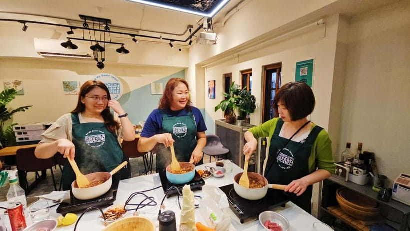Taipei: Cooking Class & Market Adventure Historic Dadaocheng - Thursday: vegetarian scallion pancakes