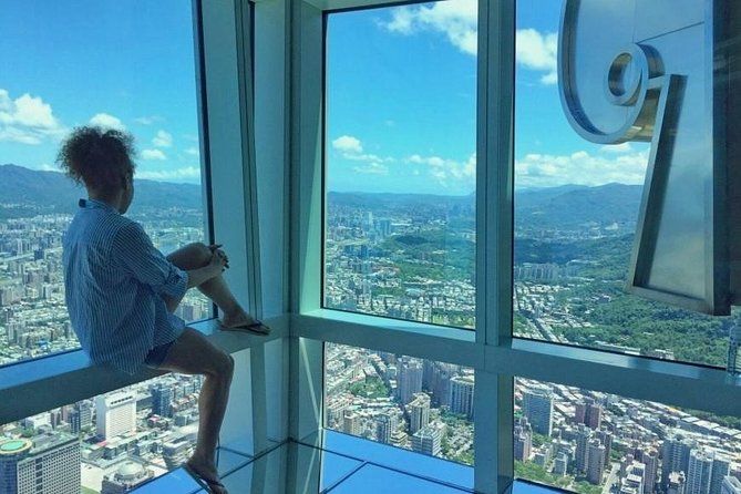 Taipei Day Tour including Taipei 101, Din Tai Fung and Hot Spring Experience - What this Taipei day tour is really selling