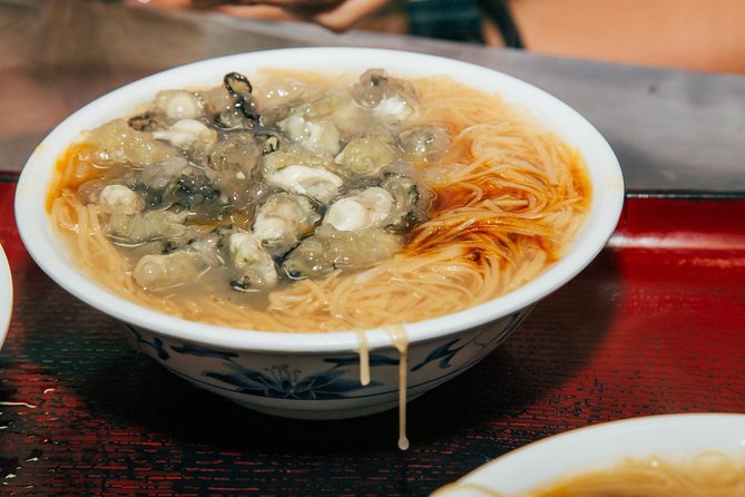 Taipei Food Tour: Night Market & Convenience Store(Food Included) - What the guides add to the meal