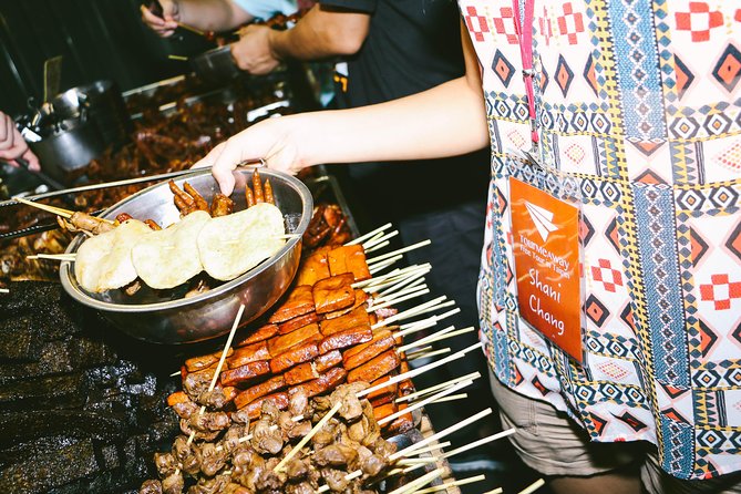 Taipei Food Tour: Night Market & Convenience Store(Food Included) - Meeting at Longshan Temple and entering Wanhua