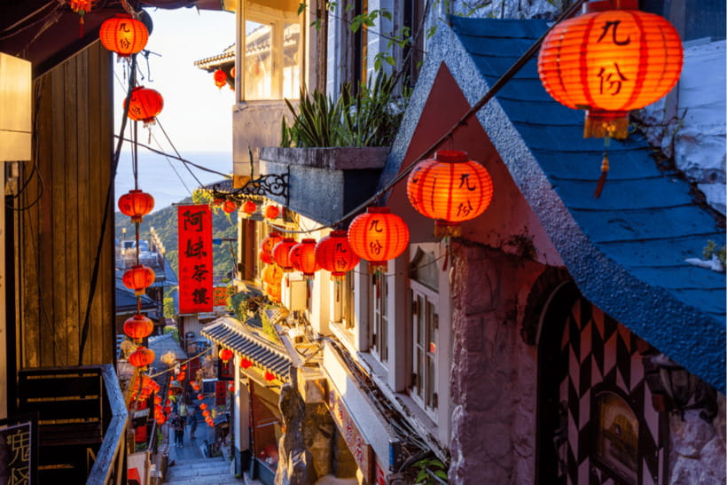 Taipei: Jiufen Night View and Shifen Day Tour - Who will get the most from this $31 tour?