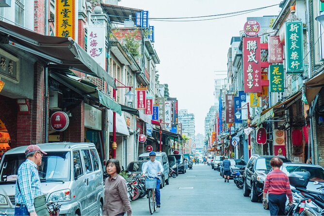 Taipei: Layover Experience With A Local Host - Bao’an Temple and Taipei’s living traditions