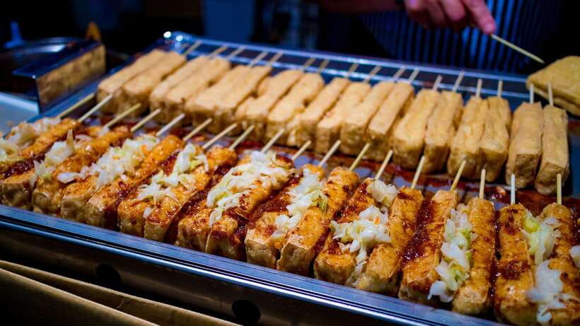 Taipei: Maokong Tea & Shenkeng Tofu Private Day Tour - Shenkeng Old Street and Taiwan’s boldest snack