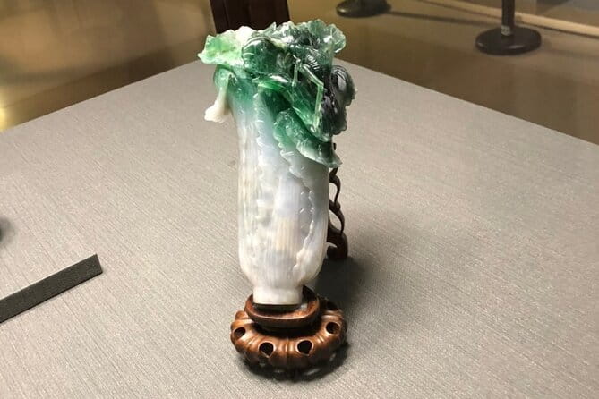 Taipei National Palace Museum Guided Tour - Choosing between 10:00 AM and 1:30 PM