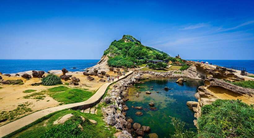 Taipei: Northern Taiwan Private Yehliu, Jiufen, & Shifen - What the day is really offering