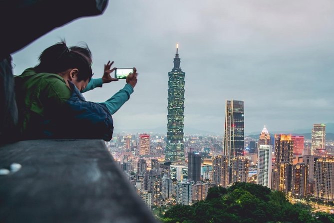 Taipei Private Car Charter Tour - Comfort, luggage, and mobility