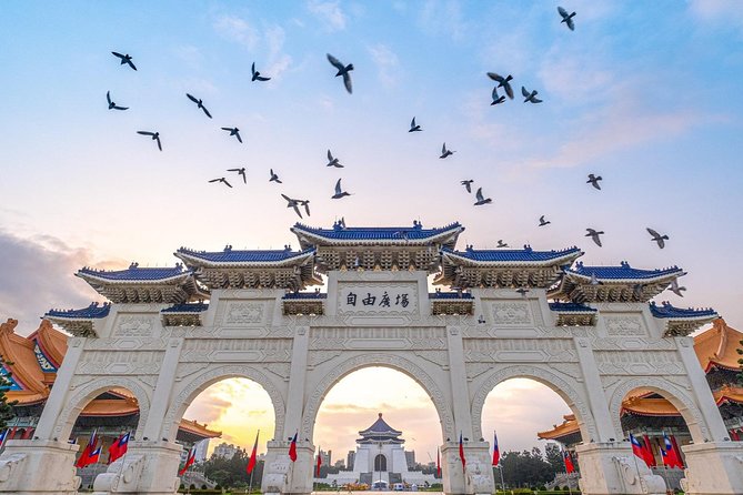 Taipei: Private Car Charter Tour - Longshan Temple and Taipei’s old city