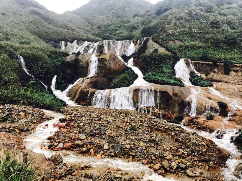 Taipei: Private City Sightseeing Tour with Driver - Shifen Old Street and the railway town
