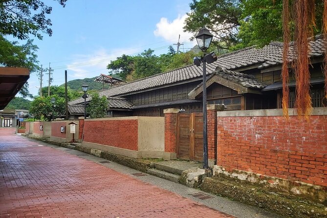 Taipei's Old Gold Rush Town: Jiufen Guided Night Tour - Why this Jiufen evening trip works