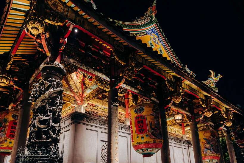Taipei's Origin & Longshan Temple - Taiwan Cultural Tour - Stories about illness before modern doctors