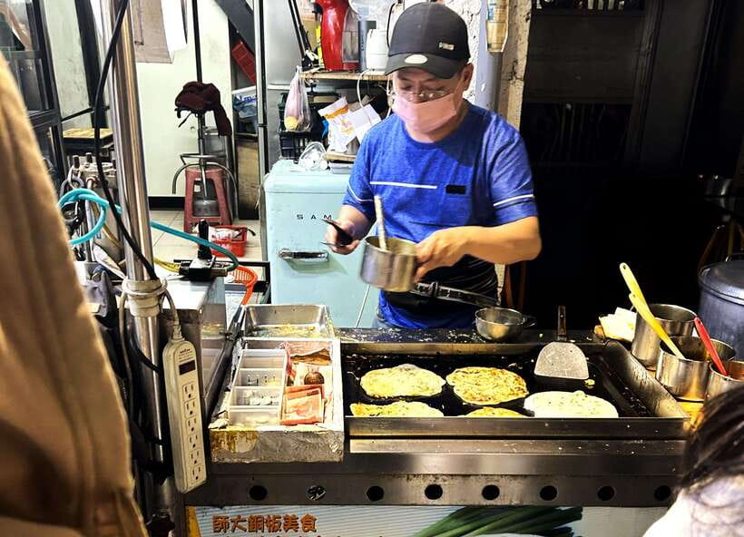 Taipei: Street Food & Hidden Eats Night Market Food Tour - Tofu pudding and the Secret Dish finish