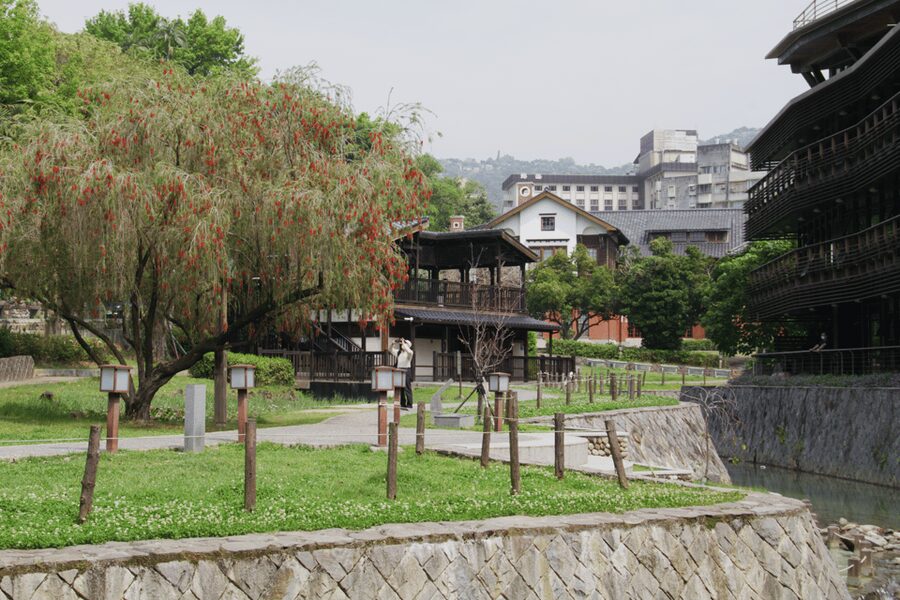 Taipei: Yangmingshan & Beitou Full-Day Tour - Beitou Hot Spring Museum and Geothermal Valley