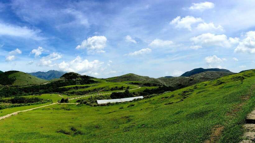 Taipei: Yangmingshan National Park Half-Day Tour - Meeting at Xingtian Temple MRT Station