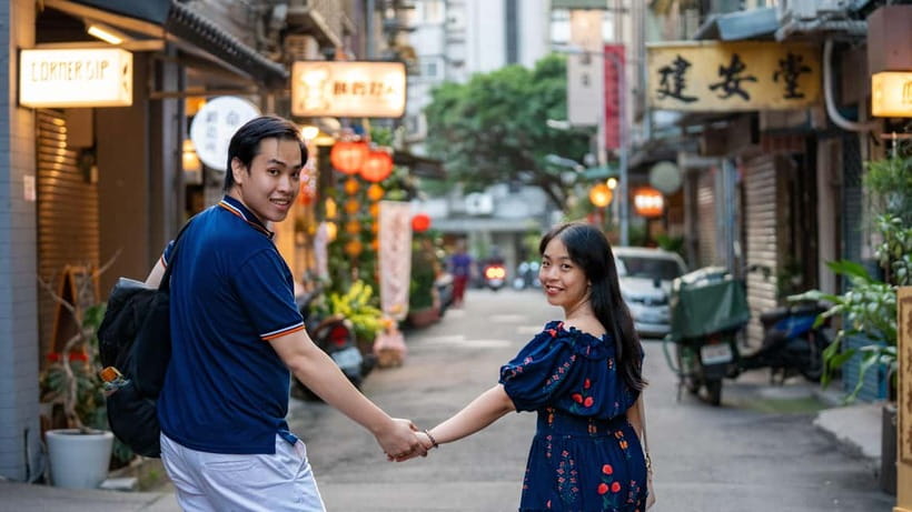 Taiwan Taipei: Quick Photoshoot with Taiwan Photographer - A small walking tour included in the experience