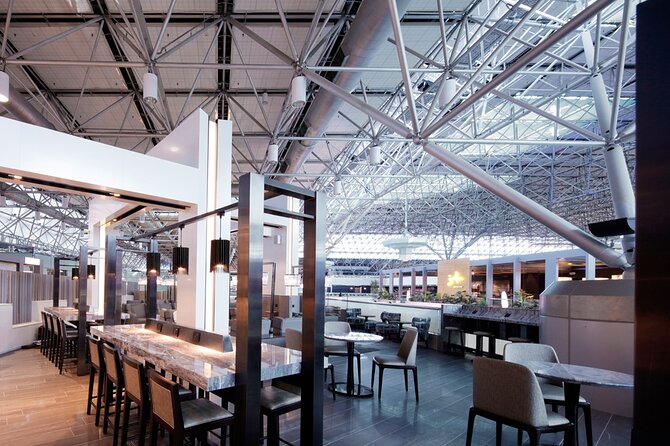 Taiwan Taoyuan International Airport Plaza Premium Lounge - What your first hour looks like
