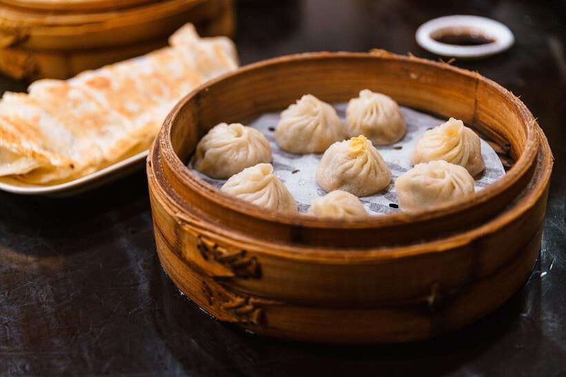 Taoyuan Airport: Layover Taipei City Tour - Dihua Street: the tour’s best chance to taste Taipei
