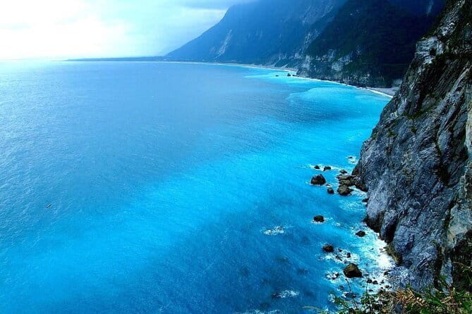 Taroko, Qingshui Cliff, Xincheng Old Street & Qixingtan Day Tour - What this Hualien day tour is really offering