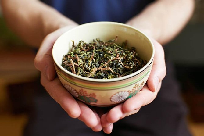 Tea of Taipei: Small-Group Tour with Taipei City Sightseeing - Shihting Old Street and the Tea Ceremony