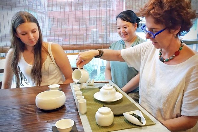 Tea of Taipei: Small-Group Tour with Taipei City Sightseeing - The Value of $230