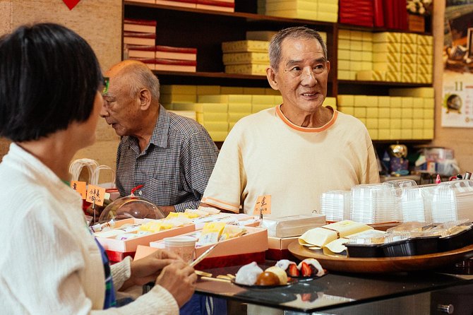 The Award-Winning Private Food Tour of Taipei: The 10 Tastings - Meeting at Dongmen Station and getting your bearings