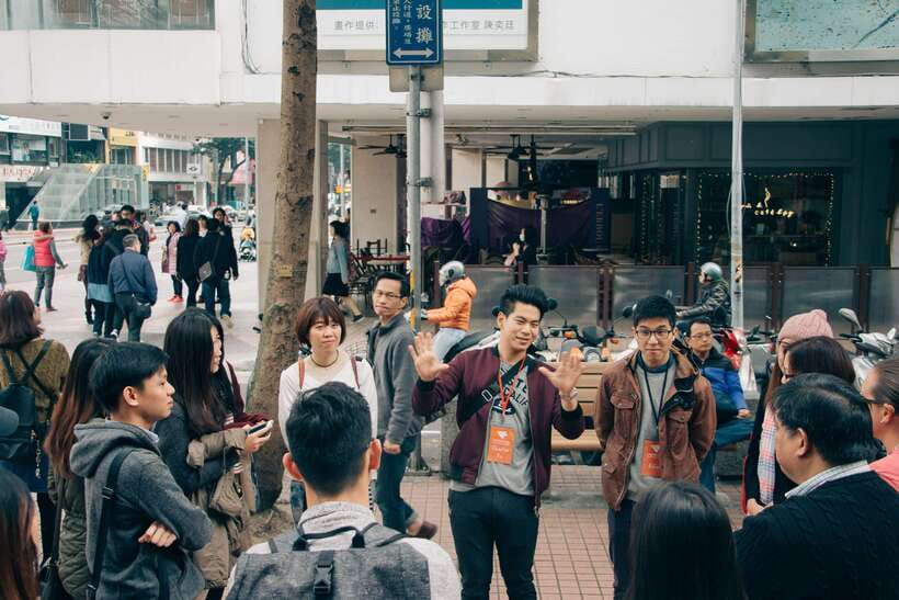 Vintage Taipei - Best of Taiwan and Sunset Walking Tour - Fa Zho Gong Temple and its unusual elevator