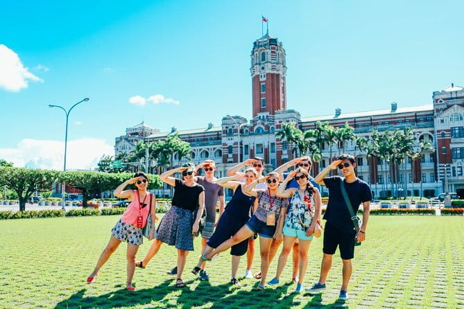 Vintage Taipei - Best of Taiwan & Sunset Walking Tour (Tip-based) - Dadaocheng, Dihua Street, and the old trading district
