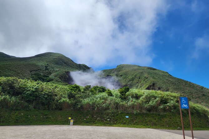 Yamingshan Volcano, Beitou Thermal Valley, Danshui Private Tour - Beitou Thermal Valley and the city’s hot-spring side
