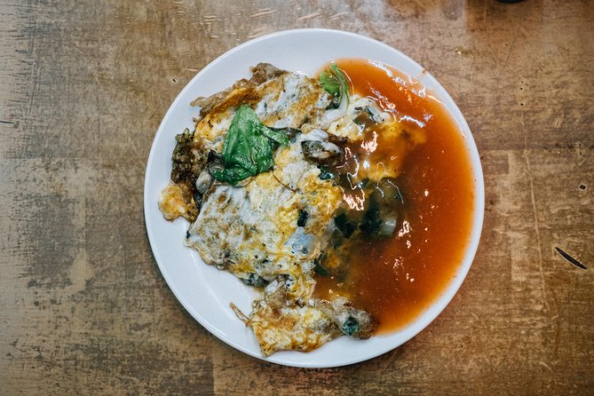 Yansan Night Market Food Tour - Guides who make the food easier to understand