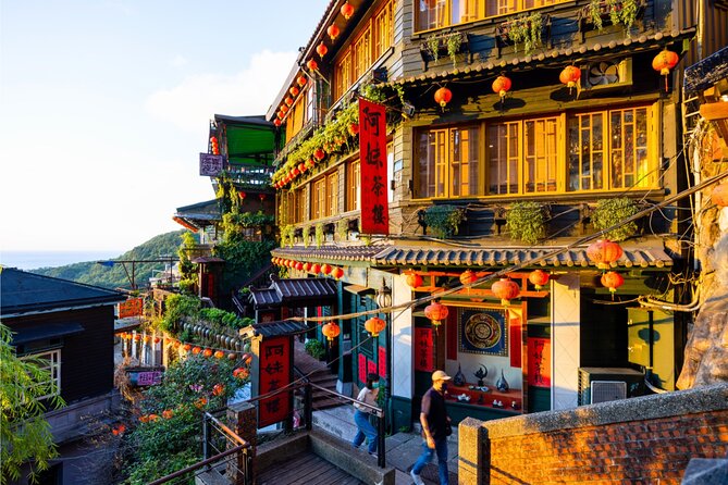 Yehliu, Golden Waterfall, Jiufen, Shifen Day Tour - Why this north-coast day trip works