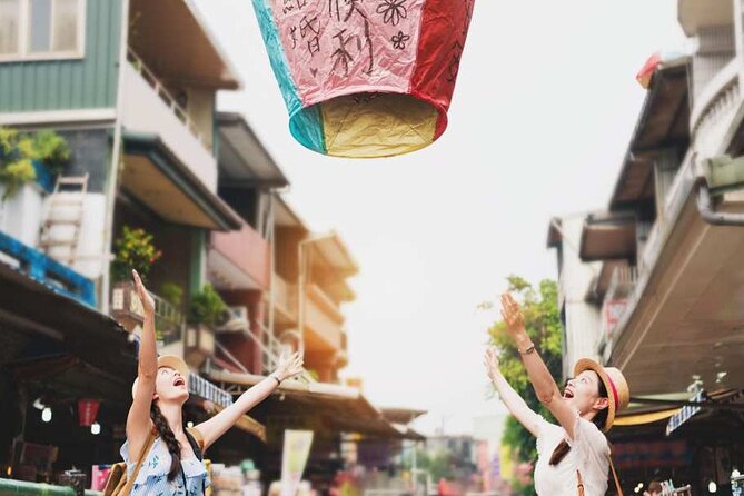 Yehliu, Jiufen & Shifen Taiwans North Coast Day / Night Tour - Who will enjoy this North Coast day tour?